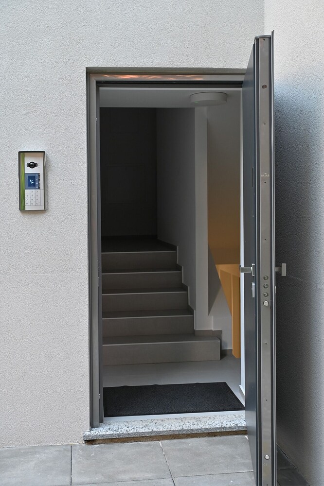Lugano Suite Modern Concept 4