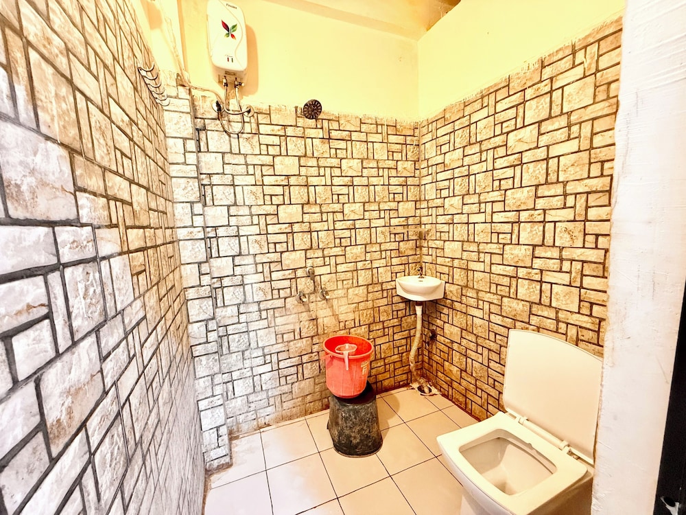 Hotel S P Palace near All Prime Location