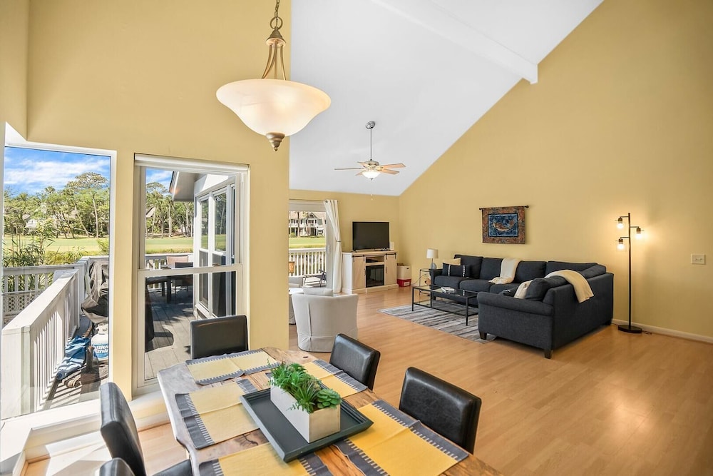 Beautifully Maintained 3-bed, 3-bath Home Offers Comfort & Privacy