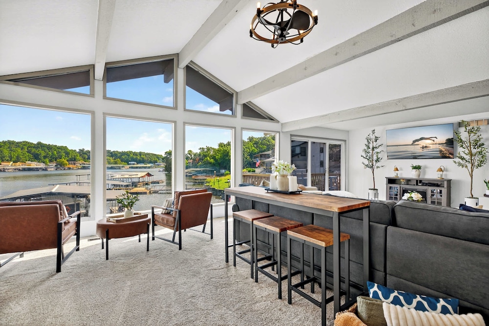 Lake Home Oasis - Sleeps 18