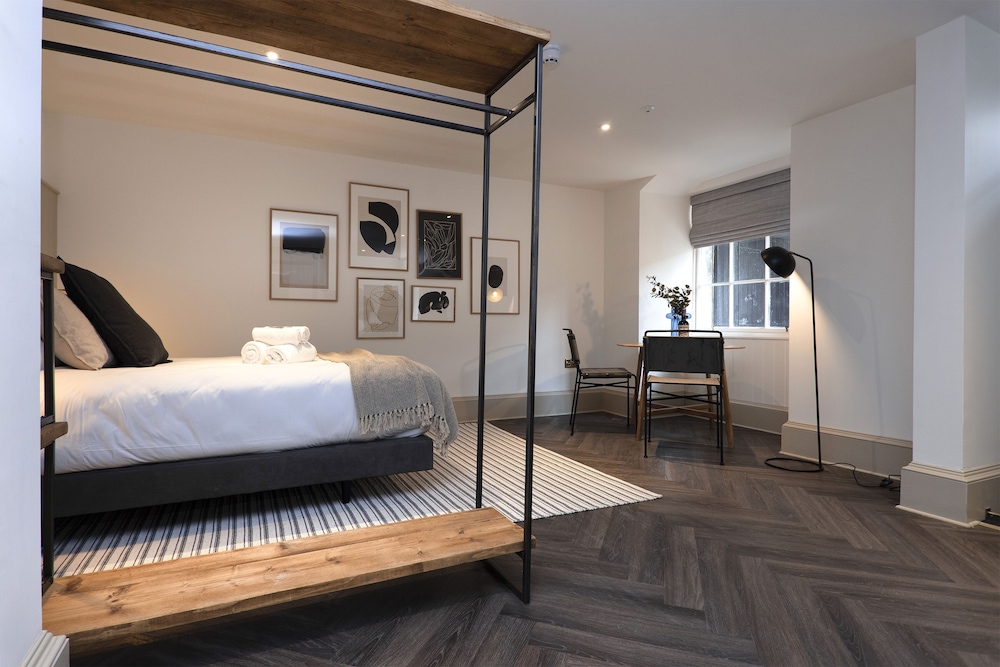 29 Queen Street Aparthotel view 2