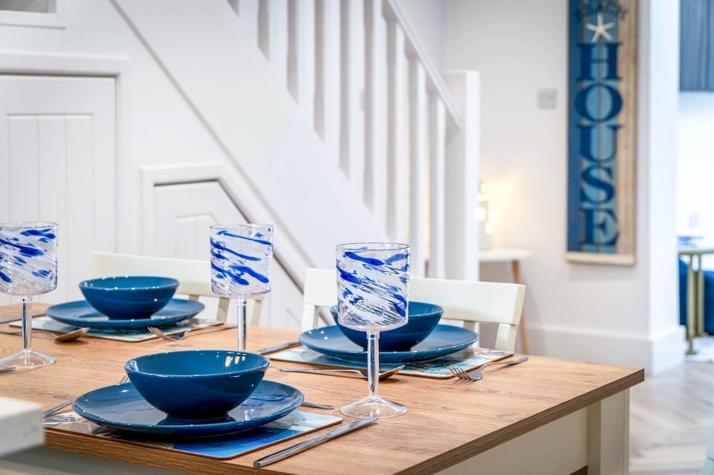 Hatherleigh Drive - 2 Bedroom House - Mumbles