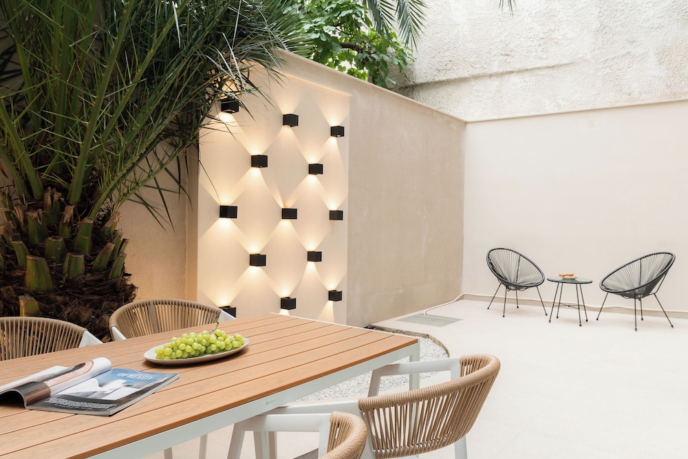 FOS Premium Apartments by halu