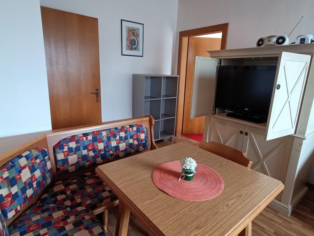 Sunny Holiday Apartment on Lake Klopeiner With Balcony and Private Beach