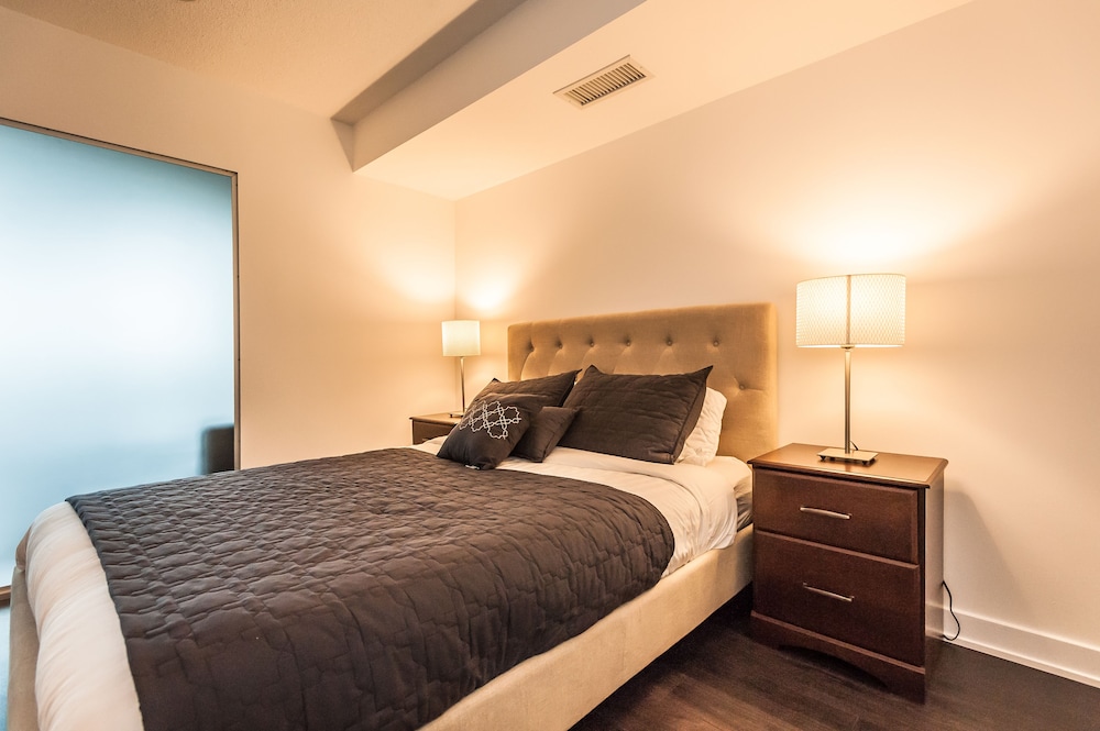 Life Suites - Fort York Central Condo - Image 3