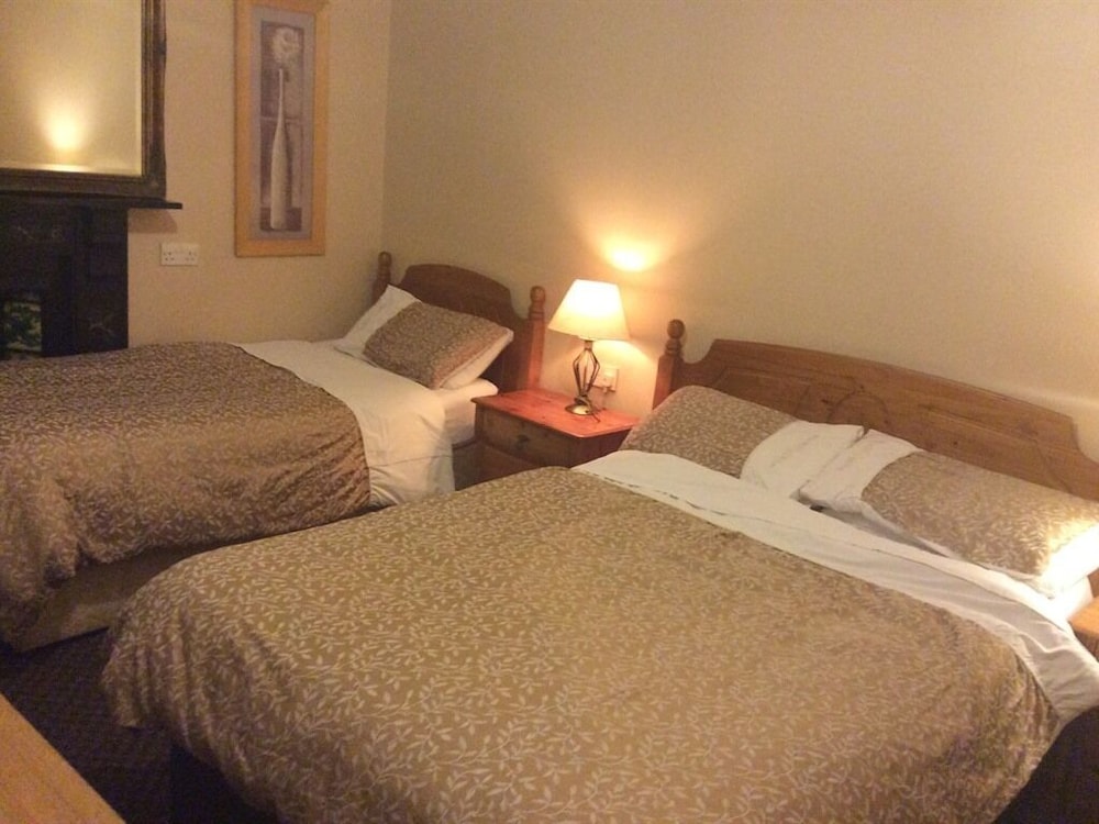 Roseville Lodge B&B