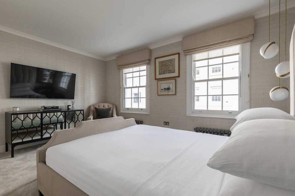 Donne Place II by Onefinestay view 5