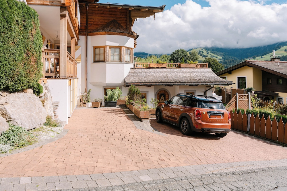 Luxury Chalet 330 m² Sauna, Jacuzzi & Mountain View