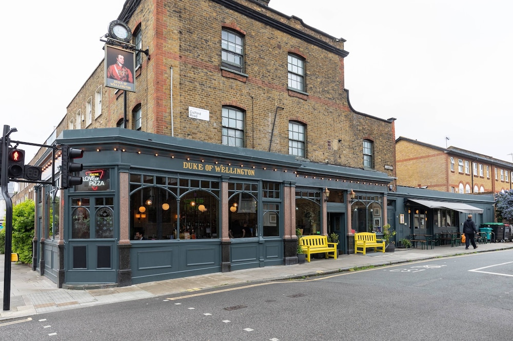 Englefield Road by Onefinestay