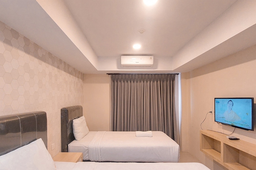 Cozy and Relaxing Studio Room at De Prima Apartment
