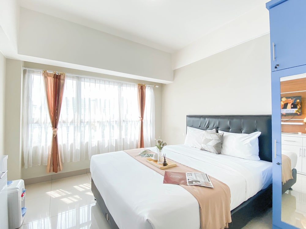 Restful Studio Apartment At Springlake Summarecon Bekasi