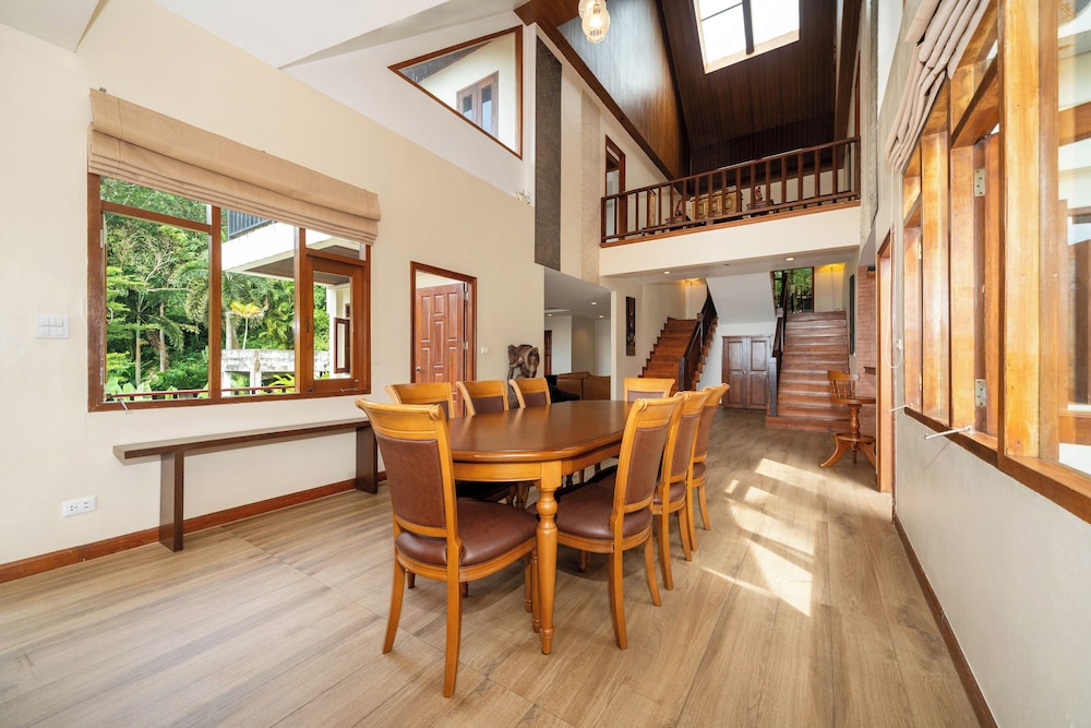 Emerald Hill Villas