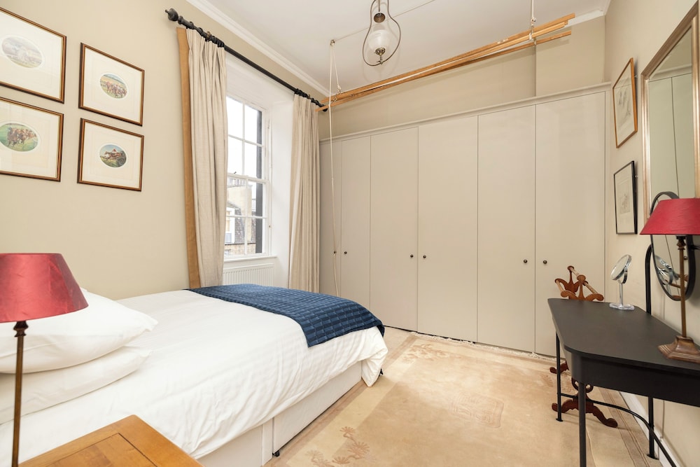 Luxury Family Flat in Edinburgh New Town