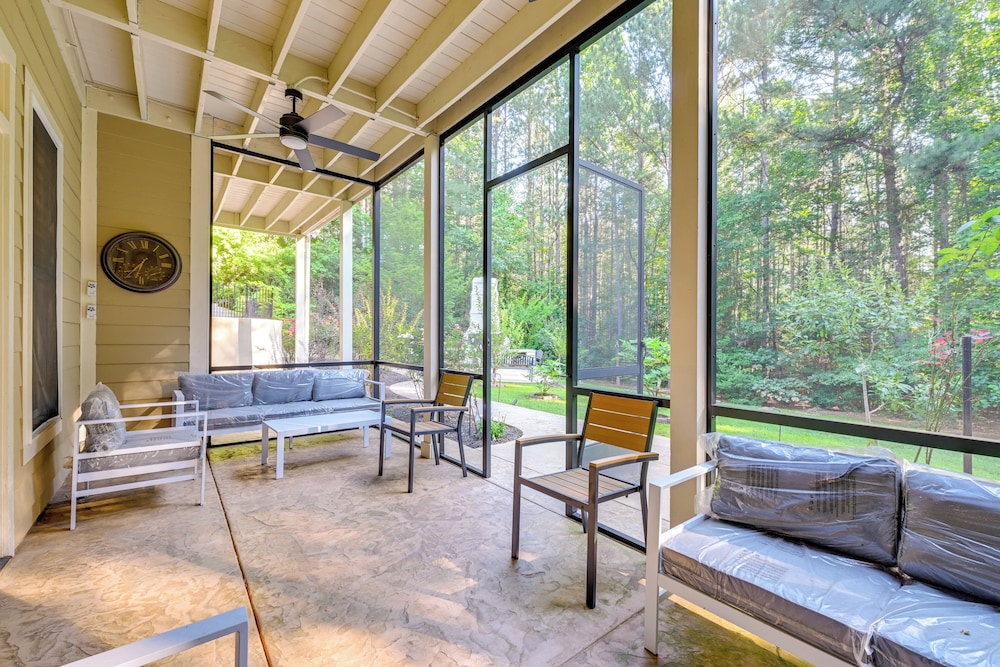 Hike & Explore! Luxe Retreat Near Lake Norman