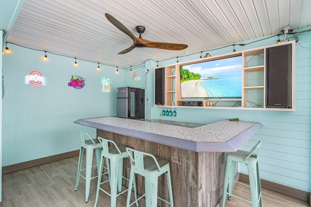 130 Tiki Tides: 2br W/ Outdoor Tiki Bar! 2 Bedroom Home