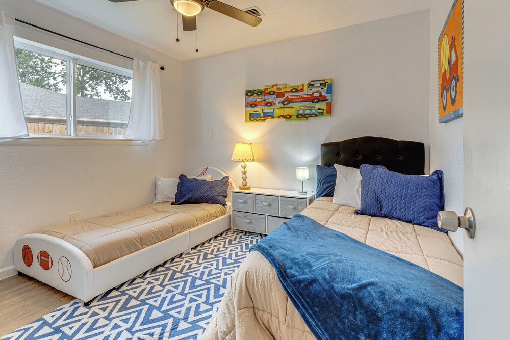Families Welcome! Recently Renovated Home in Katy