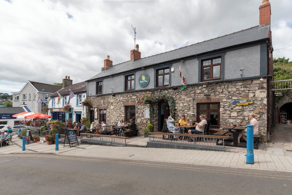 The Old Cottage - Central Location Near the Beach