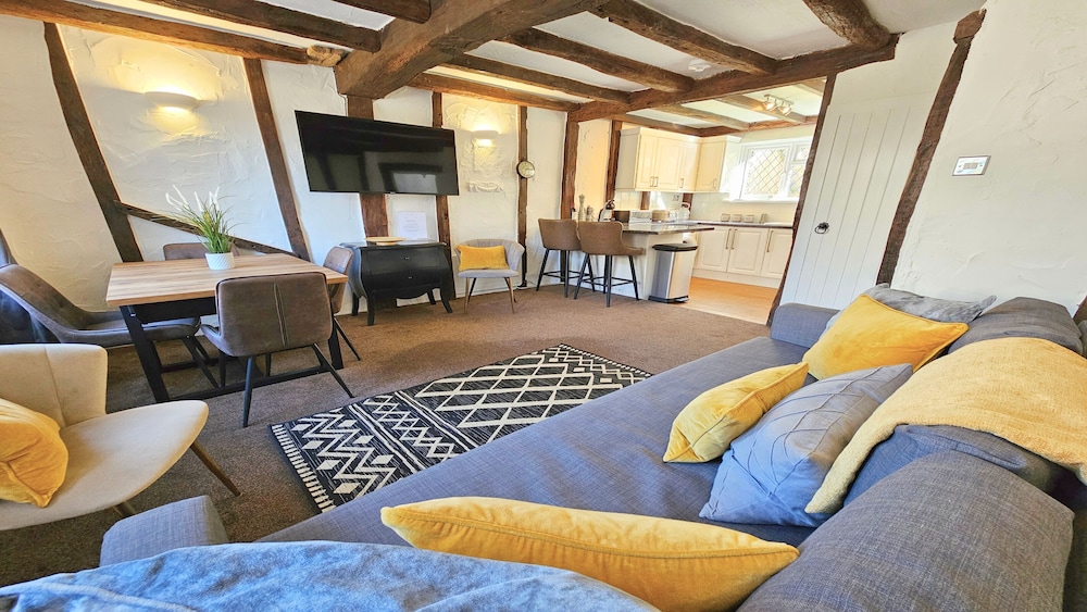 Dove Cott Sleeps 4 Central Location