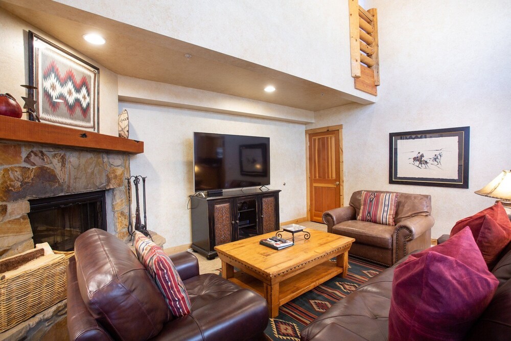 Trail's End Lodge at Deer Valley Resort - One Bedroom Deluxe Residence with Spa #304 1 Condo