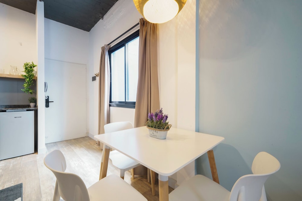 MOT Chic Haus