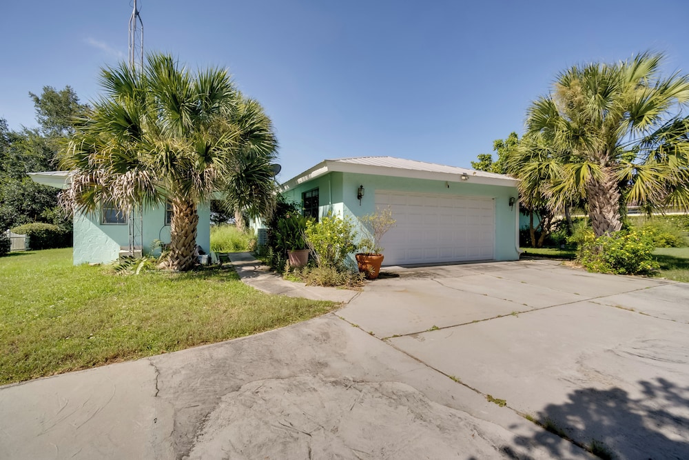 Heated Pool + Lanai: Peaceful Punta Gorda Stay
