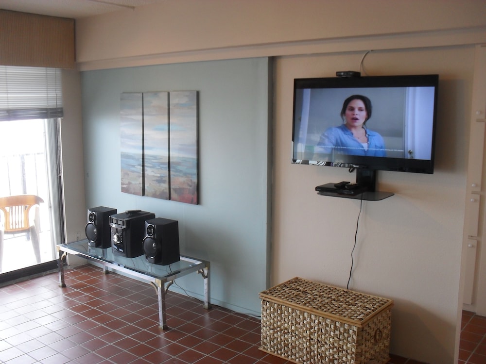 By The Sea Gulf View Deluxe Condo