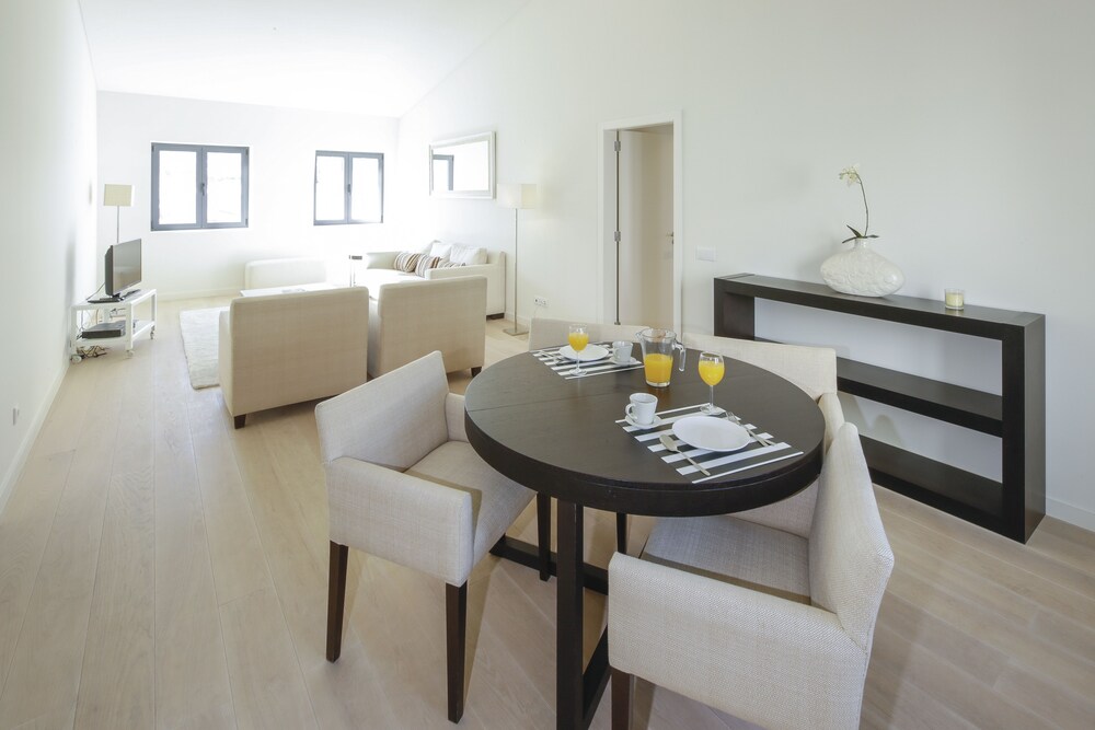 Santa Catarina Superior Apartments by linc
