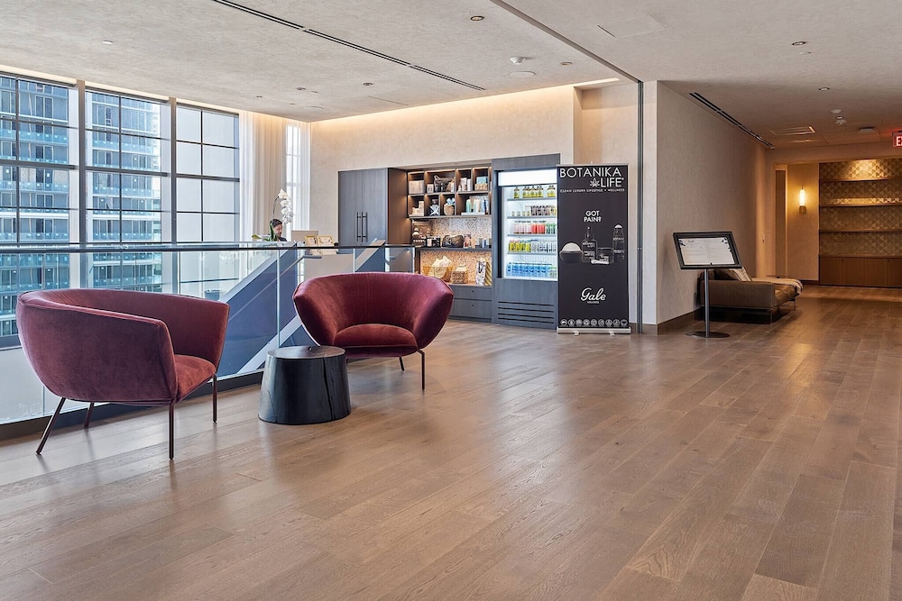 3BR Penthouse Direct, Stunning Water Views