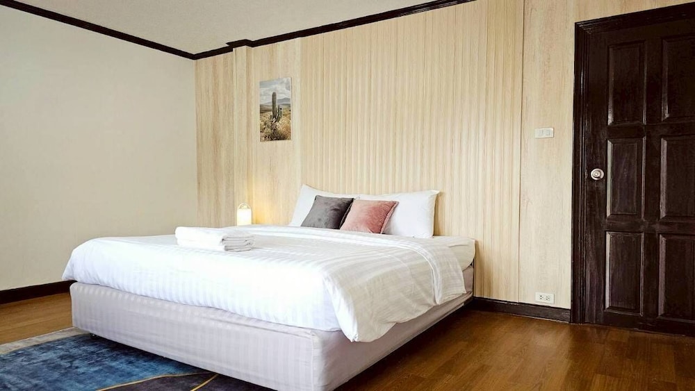 Greta Villa Nakluea 18