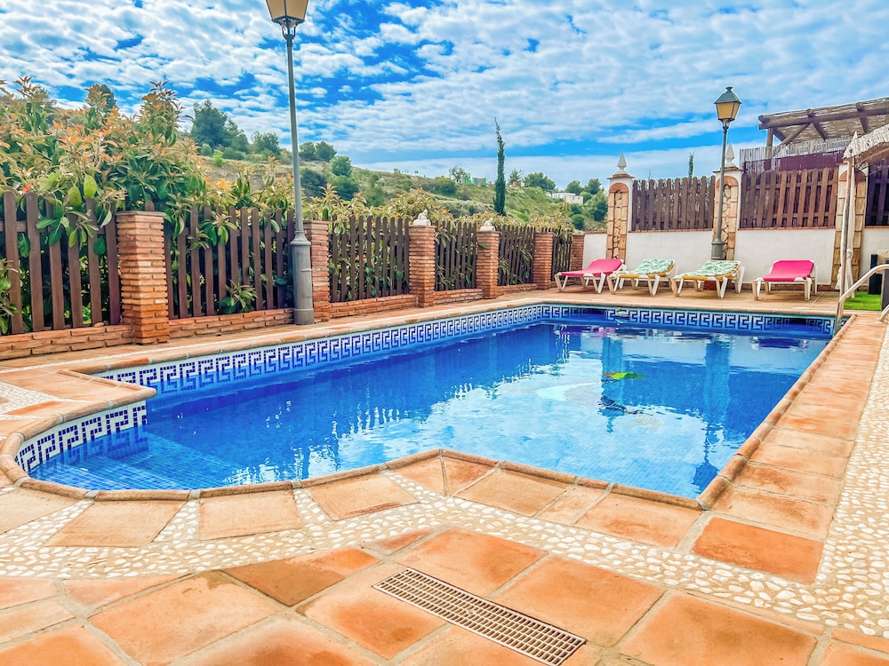 Cd-2253 Two Bedroom Villa With Pool in Frigillana