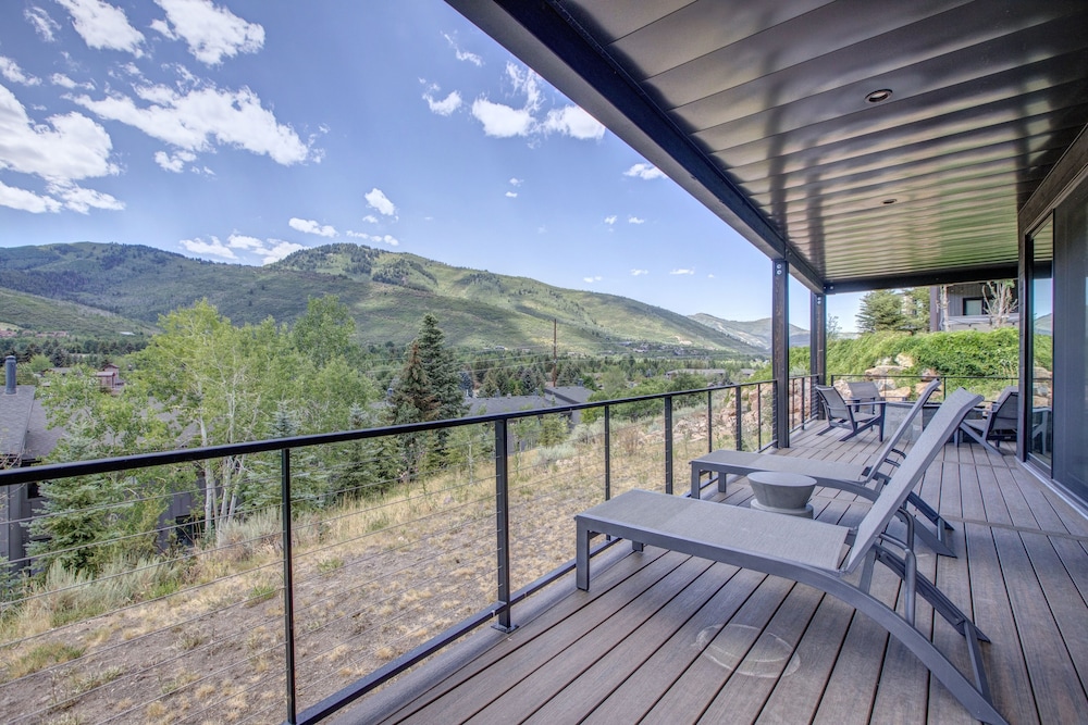 Nine Peaks 4 Bedroom Home
