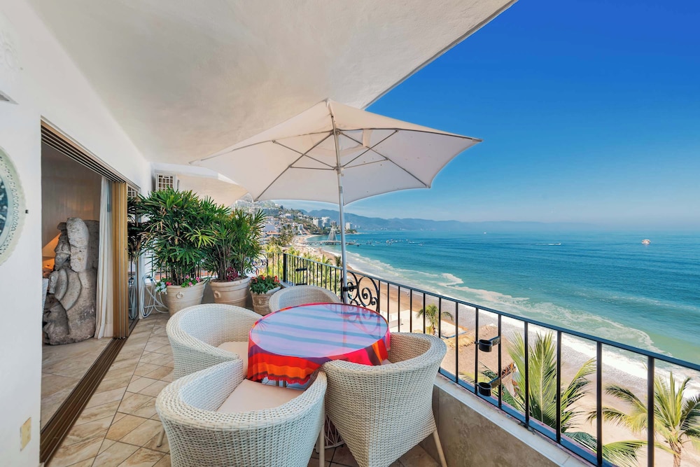 Ocean View 2Br Condo-balcony-beach-pool - 712
