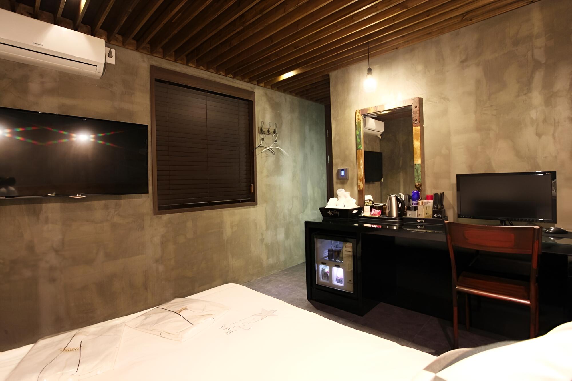 Photo 48