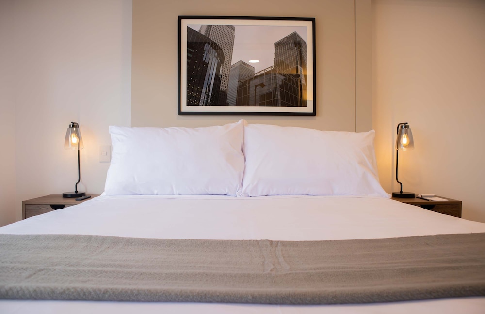 Majestic 1BR With Balcony in Miraflores