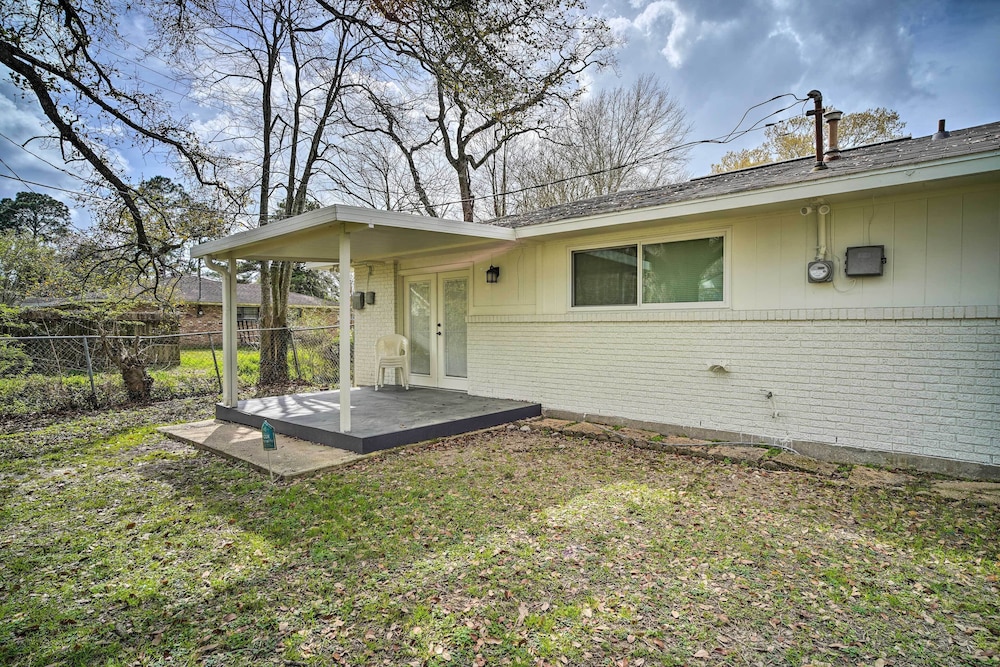 Residential Baton Rouge Vacation Rental! view 5