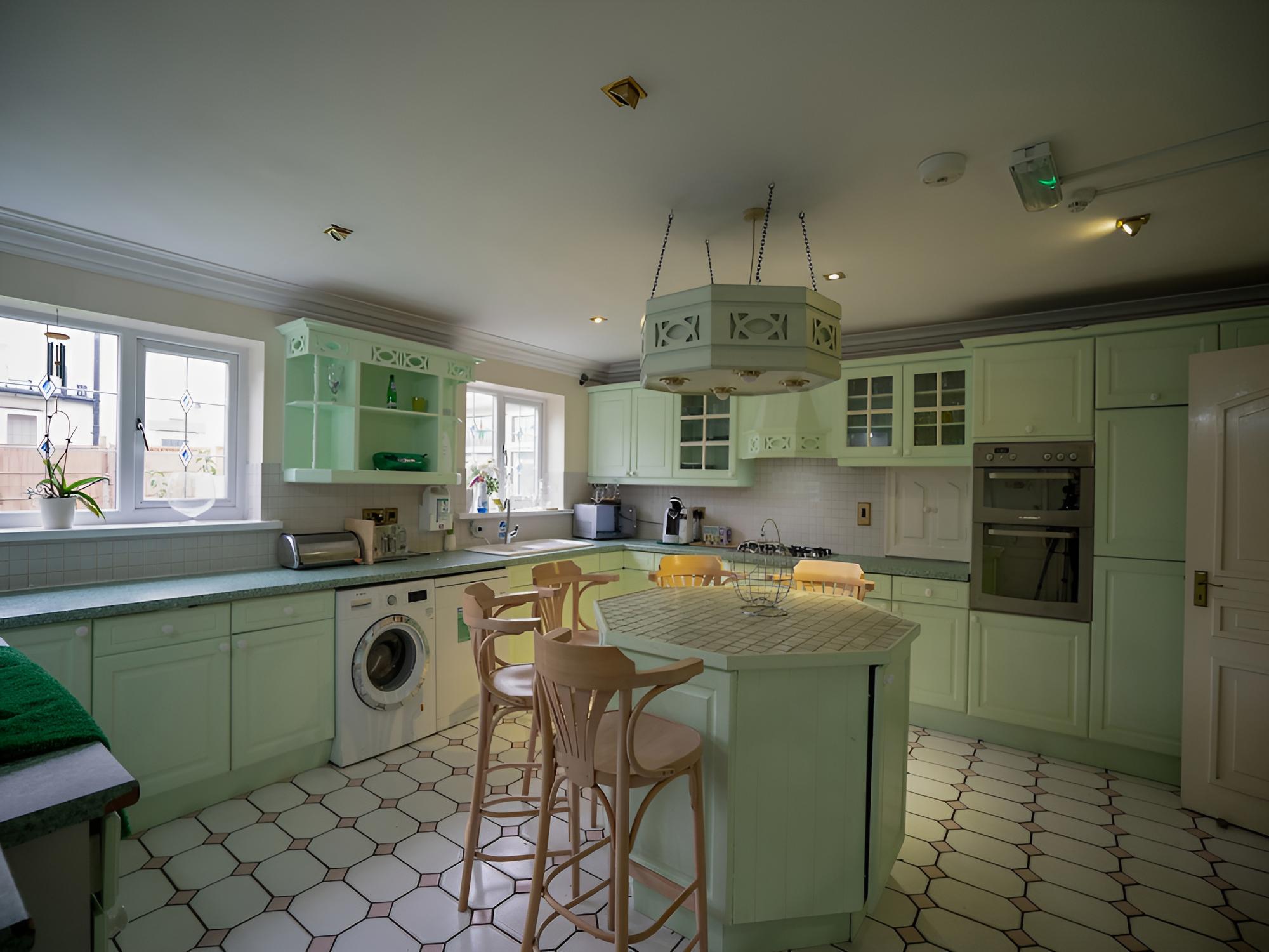 OakCroft GuestHouse Manchester Airport