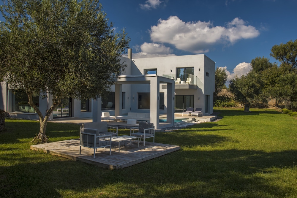 Luxury Villa Eve