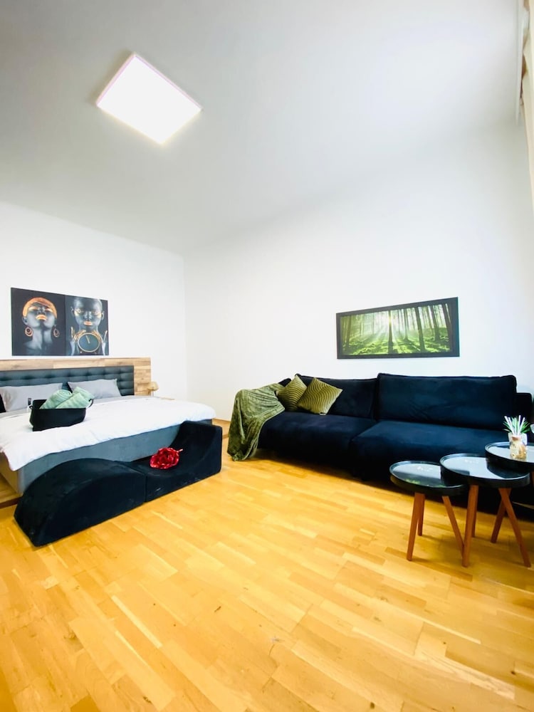 Bright 2BR Apartment Near Westbahnhof
