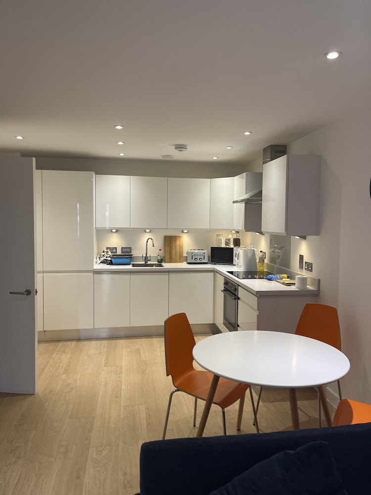 Remarkable 2-bed Apartment in Southampton
