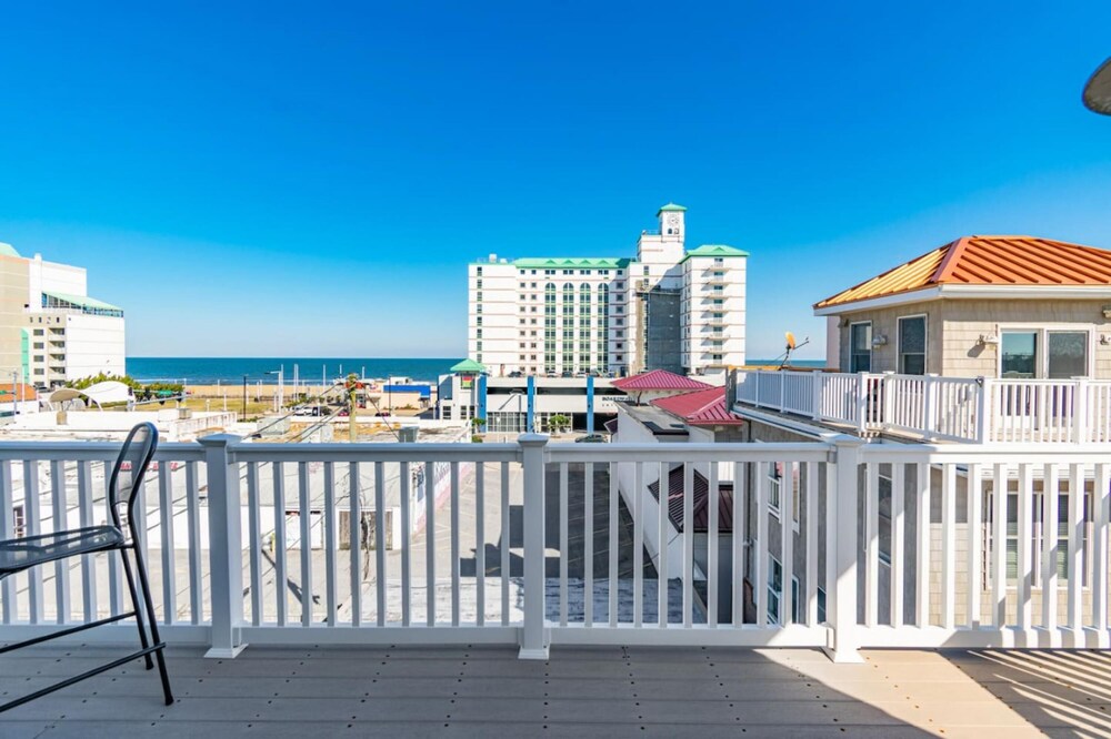 Coastal Destiny - Ocean View Balcony Elevator
