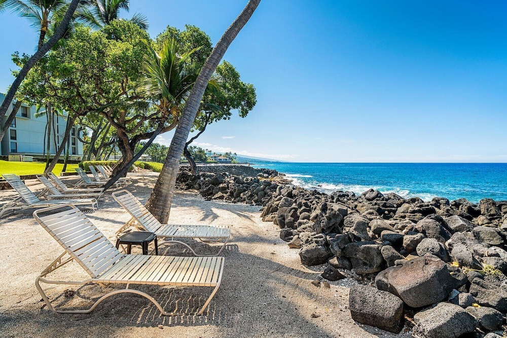 Ocean Front! - Second Floor With AC & Lanai! - Vrkcv