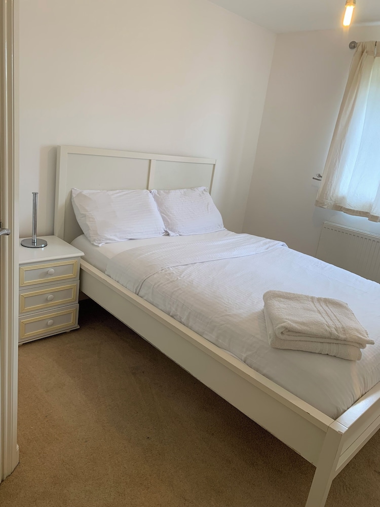Coventry Charm - Spacious 3 Bedroom House view 3