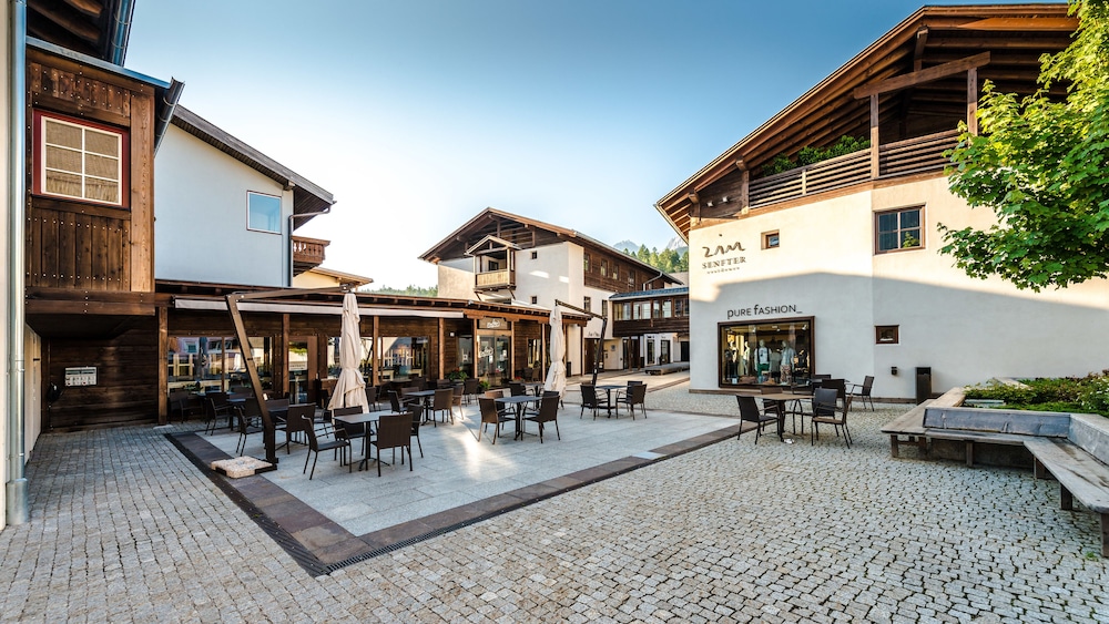 Zin Senfter Residence