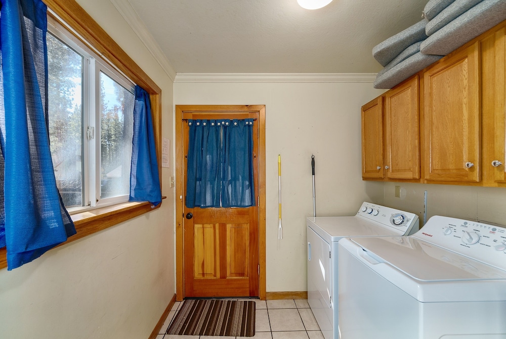 The Blue Bear Cabin Lake Tahoe Family Getaway 2 Bedroom Home