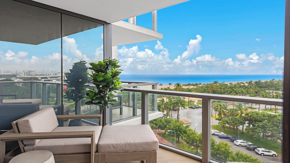 Luxury Vacation Rentals in South Beach by LRMB