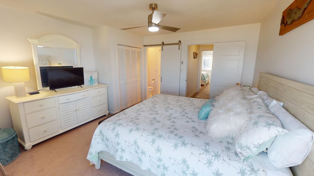 Tybee Lights 112C by Tybee Vacation Rentals