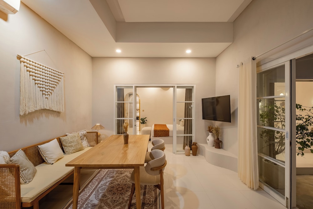 Private Pool Villa Ahana by OriVista