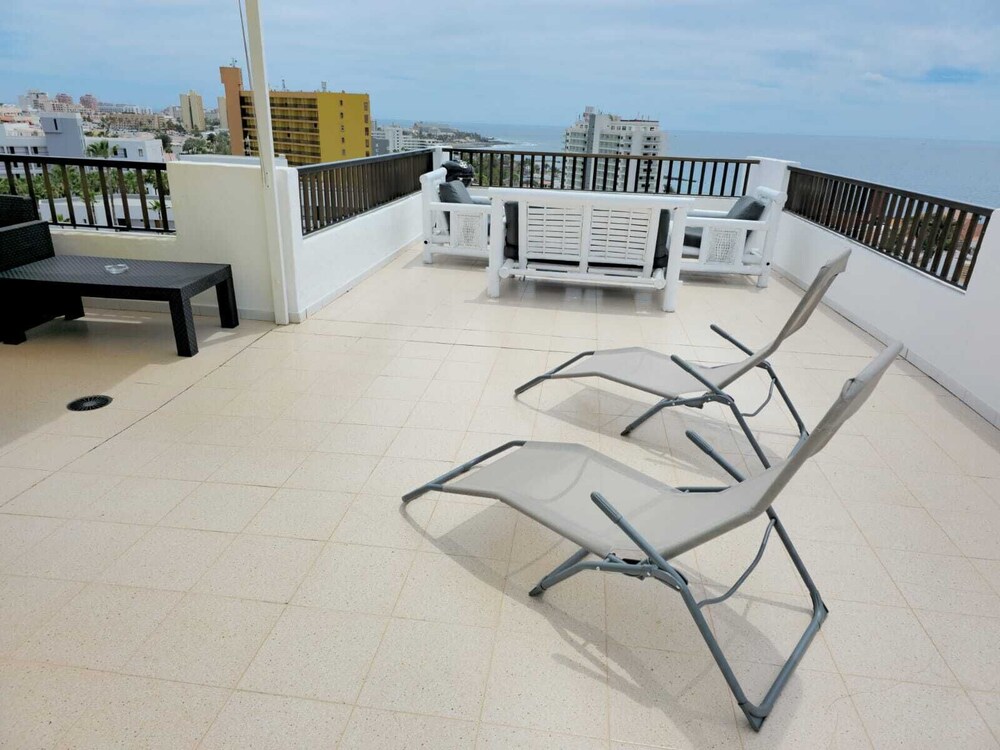 Apartment - Sleeps 4 - Jacuzzi - Terrace - Pool