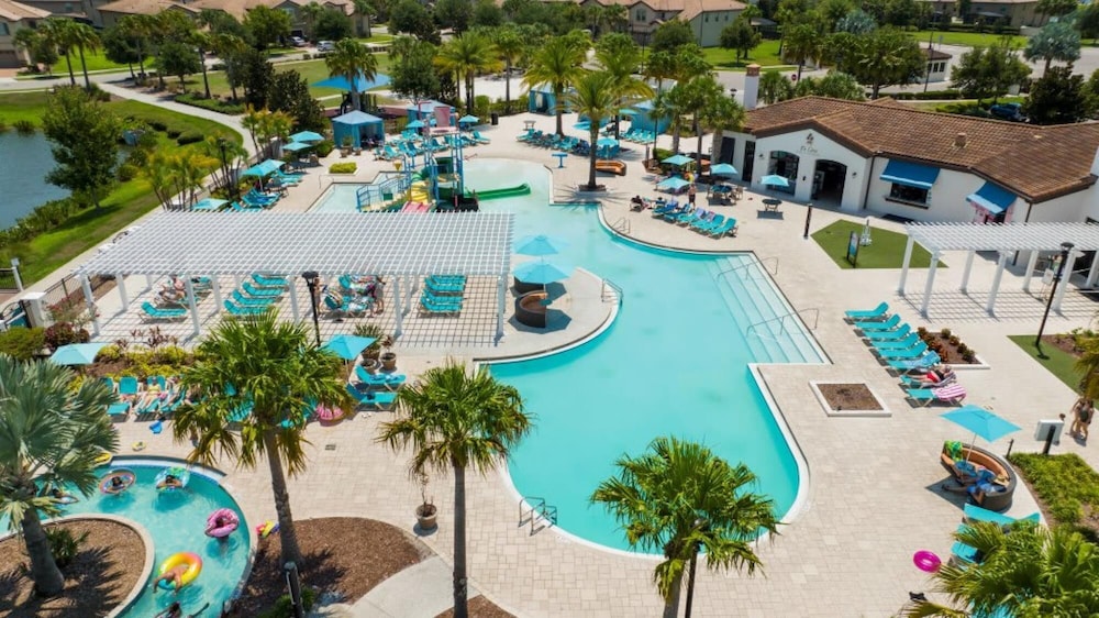 Amazing 5BR Private Pool Lakeview Near Disney