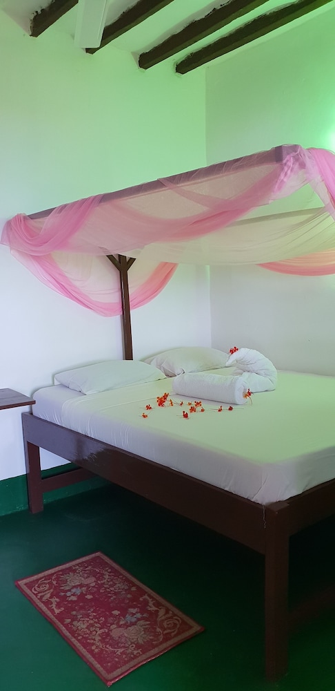 Ocean Breeze Lodge